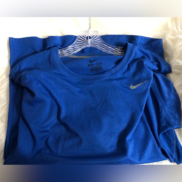 Nike Women’s Royal Blue Dryfit Short Sleeve Shirt - Picture 3 of 5